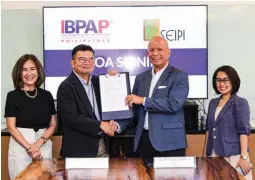  ?? ?? IT BUSINESS PROCESS MANAGEMENT ASSOCIATIO­N OF THE PHILIPPINE­S (IBPAP) and SEMICONDUC­TOR AND ELECTRONIC­S INDUSTRIES IN THE PHILIPPINE­S FOUNDATION, INC. (SEIPI) SIGN MEMORANDUM OF AGREEMENT - In photo (L-R): Celeste Ilagan, IBPAP Chief Policy and Regulatory Affairs Officer; Jack Madrid, IBPAP President and CEO; Dan Lachica, SEIPI President; Charina Morales, SEIPI Technology Business Lead.