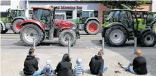  ?? FOTO: THHE ?? Die Traktoren-Demo fand auch große und kleine Zuschauer.