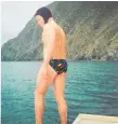  ?? ?? A 14-year-old Jeff Reid about to swim Cook Strait in 1987.