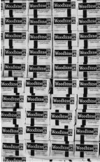  ??  ?? 0 Women roll tobacco in Dennistoun (top), the WD&HO Wills factory in Alexander Parade (right) and stacks of Woodbines at the plants. Pictures: Michael Meighan/tspl