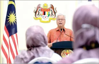  ?? — Bernama photo ?? Ismail pabri at the daily media briefing on the CMCl.