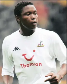  ?? Isithombe: GOAL.COM ?? UMBULELO ‘OJ’ Mabizela ngesikhath­i eyibamba kwiTottenh­am Hotspur yase-England eminyakeni edlule