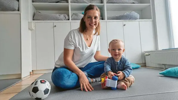  ?? Foto: Simone Fritzmeier ?? Elisabeth Steinhart mit ihrem Sohn Silas. Für die Reistinger­in ist es der erste Muttertag als Mama.