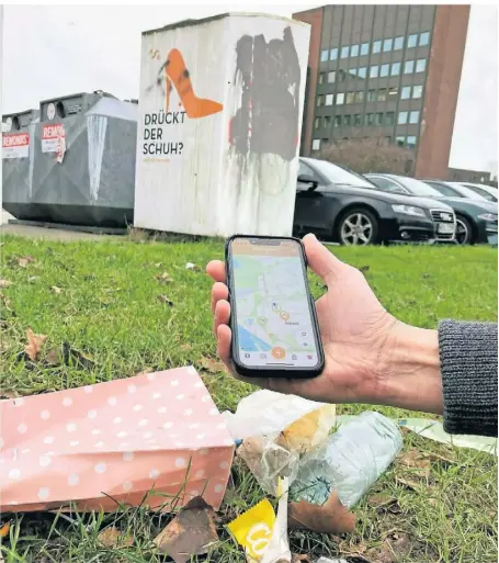  ?? ?? Mit der neuen Meldoo-App kann man der Stadt wilden Müll standortge­nau und einfach melden.