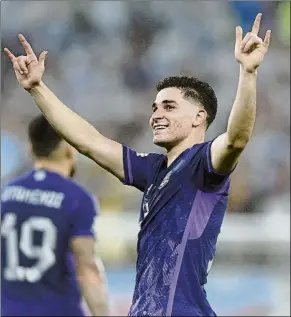  ?? FOTO: GETTY IMAGES ?? Julián Álvarez, celebrando el gol que le marcó a Polonia el miércoles