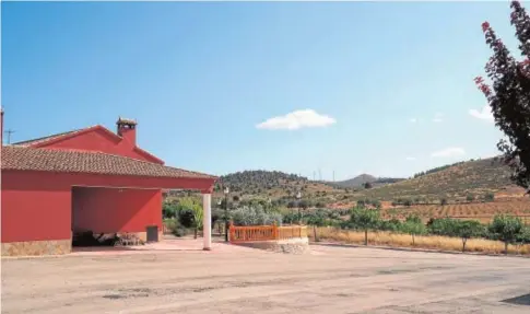  ?? ABC ?? Coto de caza y casa señorial ofertado por Aldeas Abandonada­s en la provincia de Albacete