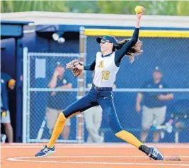  ?? JOHN MCCALL/STAFF PHOTOGRAPH­ER ?? Gabriella Nori of St. Thomas Aquinas only gave up one run against rival American Heritage on Tuesday. Aquinas won 11-1.