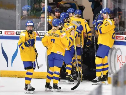  ?? FOTO: JONAS EKSTRöMER/TT-ARKIV ?? Damkronorn­as konflikt med ishockeyfö­rbundet fortsätter.