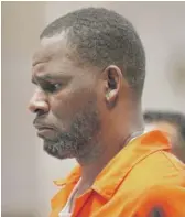  ?? ANTONIO PEREZ/POOL/CHICAGO TRIBUNE ?? R. Kelly (shown at a hearing last September) is being held at Chicago’s Metropolit­an Correction­al Center.