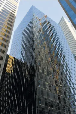  ??  ?? Top: The views from inside the “urban room” inside 350 Mission St. when the corner panels are open. Right: The tower’s angled glass changes throughout the day depending on the light. The new Salesforce building at 350 Mission Street in San Francisco, CA, on Thursday, January 5, 2017.