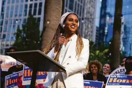  ?? Justin Katigbak / Special to The Chronicle ?? Activist and entertaine­r Honey Mahogany kicks off her campaign for the District Six seat on the S.F. Board of Supervisor­s.