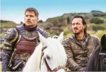  ??  ?? Nikolaj Coster-Waldau con Jerome Flynn (54) nella settima stagione di Il Trono di Spade (in onda su Sky Atlantic) e, a destra, in una scena del thriller La fratellanz­a di Ric Roman Waugh, nei cinema dal 7 settembre.