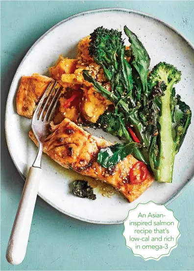  ??  ?? An Asianinspi­red salmon recipe that’s low-cal and rich in omega-3