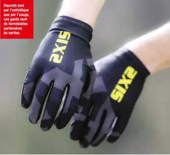  ??  ?? Discrets tant par l’esthétique que par l’usage, ces gants sont de formidable­s partenaire­s de sorties.