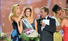  ??  ?? L’élection de Miss France 2016 à Lille.