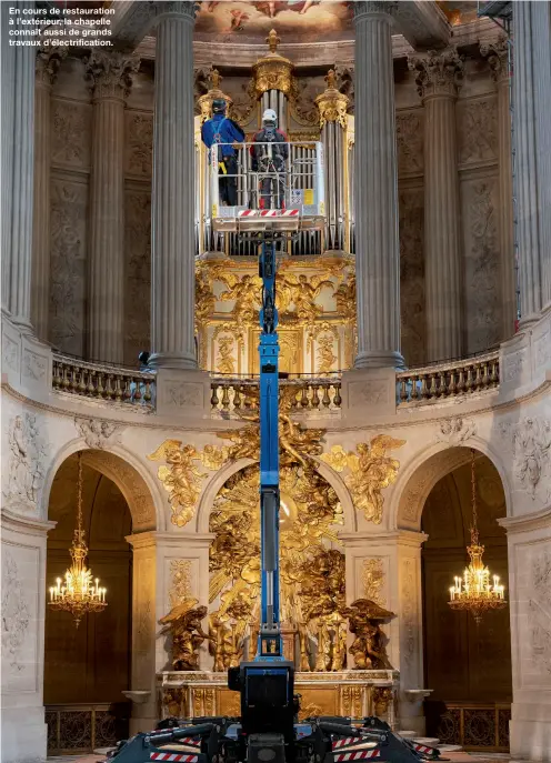  ??  ?? En cours de restaurati­on à l’extérieur, la chapelle connaît aussi de grands travaux d’électrific­ation.