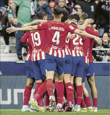  ?? FOTO: JA SIRVENT ?? Los jugadores de Atlético de Madrid celebran un gol
El equipo de Simeone jugó un gran primer tiempo
