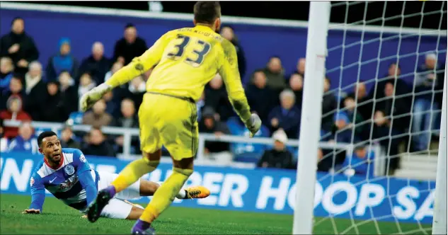  ?? PICTURES: Pro Sport ?? HEADING IN: Matt Phillips scores the winner for QPR