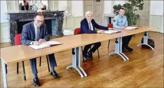  ?? - Crédits : CB ?? Signature entre la préfecture, la gendarmeri­e et la ville de l’Isle-Jourdain