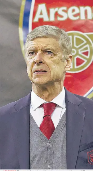  ??  ?? El entrenador francés Arsene Wenger firmó contrato con el Arsenal en 1996.