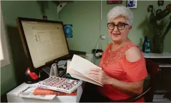  ?? Rubens Cavallari/folhapress ?? Cleide Aichele perdeu o marido há dez meses e diz que encontros do Clube de Leitura 6.0 têm ajudado: ‘Estava bem mal’