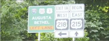 ?? ANN DAVIDSON ?? Motorists travelling through Frelighsbu­rg might be confused about the road signs that are meant to be directions for a story in production set in Maine.