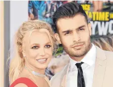  ?? FOTO: IMAGO IMAGES ?? Als Verlobte grüßen: Britney Spears und Sam Asghari.