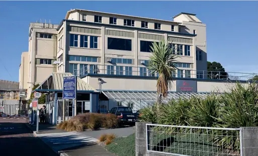  ?? NICHOLAS BOYACK/STUFF ?? Consent has been lodged to turn part of the former Imperial Tobacco factory in Petone into a large townhouse developmen­t aimed at the affordable home market.