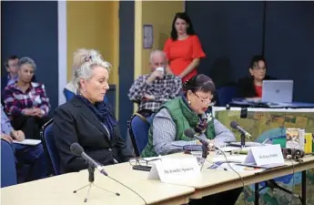  ?? Photo: Tobi Loftus ?? PUBLIC HEARING: Speaking at the inquiry in August are Jennifer Spencer (left) and Dianne Priddle.