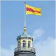  ?? FOTO: DPA ?? Auf dem Schloss weht wieder die badische Flagge.