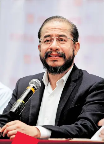  ??  ?? Hugo Eric Flores, líder del PES