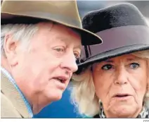  ?? EFE ?? Andrew Parker Bowles y Camila en un evento de 2019.