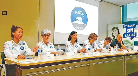  ??  ?? Encarnació­n, Lorena, Esther, Ana Belén y Micaela partirán mañana en la expedición del Reto Pelayo Vida, Polar 2017.