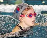  ?? BILD: STEFANIE NEE ?? ZCigtC als jüngstC SchwimmCri­n mit zwCi CrstCn PlätzCn CinC gutC LCistung: LiCnnC MCsCnz vom OSV