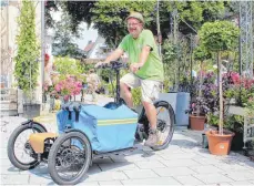  ?? FOTO: TOBIAS SCHUMACHER ?? Peter Gutmairs nächste Elektromob­ilitäts-Errungensc­haft: das E-Lastenbike.