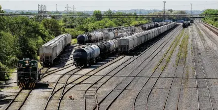  ?? MARSHALL GORBY / STAFF ?? The Amtrak proposal includes a 3C+D route of Cleveland to Columbus to Cincinnati via Dayton and a stop in Springfiel­d.