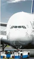  ?? Foto: Goldhofer ?? Fahrzeuge des Unternehme­ns können so gar Flugzeuge ziehen.
