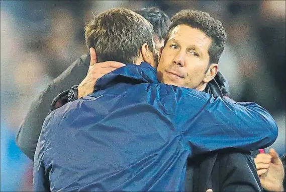  ?? FOTO: GETTY ?? El Atlético siempre saca petróleo El once de Simeone, en la imagen abrazando a Pochettino, volvió a demostrar que, aunque le falte preparació­n, sigue explotando todas sus cualidades