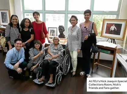  ??  ?? At FEU’s Nick Joaquin Special Collection­s Room, Nick’s friends and fans gather.