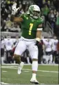  ?? ANDY NELSON – AP ?? Oregon linebacker Noah Sewell was All-pac-12first team as a freshman in 2021.