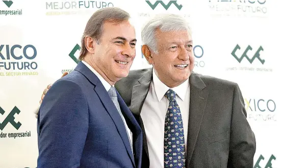  ??  ?? El próximo jefe del Ejecutivo y Juan Pablo Castañón, presidente del Consejo Coordinado­r Empresaria­l.