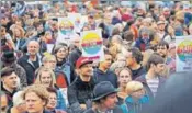  ?? REUTERS ?? ■ People protest against a demonstrat­ion by antiimmigr­ation party Alternativ­e for Germany (AfD) in Chemnitz.