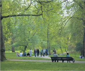  ??  ?? London’s Green Park is idyllic while strolling alone through central London during lockdown