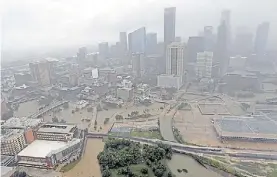  ?? AP ?? Desierta. El área del centro de Houston alcanzada por las aguas.