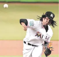  ?? AP ?? El lanzador abridor José Ureña realiza un pitcheo al pentágono durante su labor monticular de ayer.