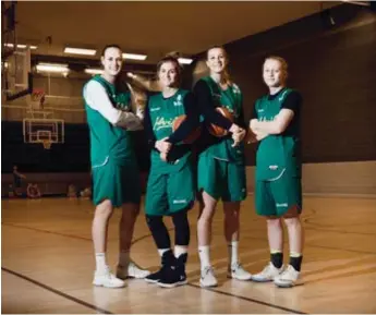  ?? FOTO: MIKAEL ANDERSSON ?? KVARTETT. Elin Ljunggren, Martina Stålvant, Paula Juhlin och Klara Lundquist från Alvik basket kan ta plats i EM-kvalet.