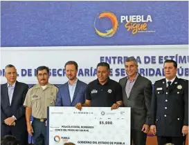  ?? AGENCIA ENFOQUE ?? Gobierno Estatal entrega estímulos económicos.