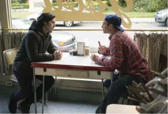  ?? SAEED ADYANI/NETFLIX ?? Jess (Milo Ventimigli­a) and Luke (Scott Patterson) in the fourth episode of Gilmore Girls: A Year in the Life.