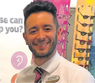  ?? ?? Advice Andrew Mcgonagle, optometris­t director at Specsavers in Airdrie and Coatbridge