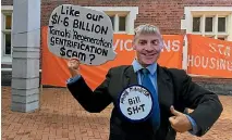  ?? PHOTO: CATRIN OWEN/STUFF ?? Niki Rauti supporter Penny Bright outside the High Court in Auckland.